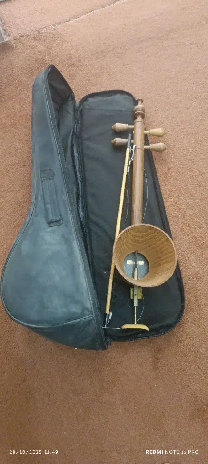 کمانچه لری|سازهای سنتی|سنندج, |دیوار