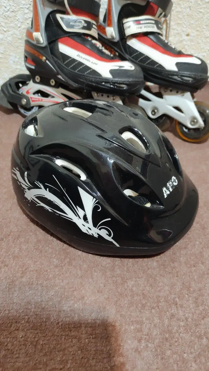 کفش اسکیت سایز ۳۵ تا۳۸ قابل تنظیم|دوچرخه، اسکیت، اسکوتر|بندر انزلی, شهرک 29 فروردین نیروی دریایی|دیوار