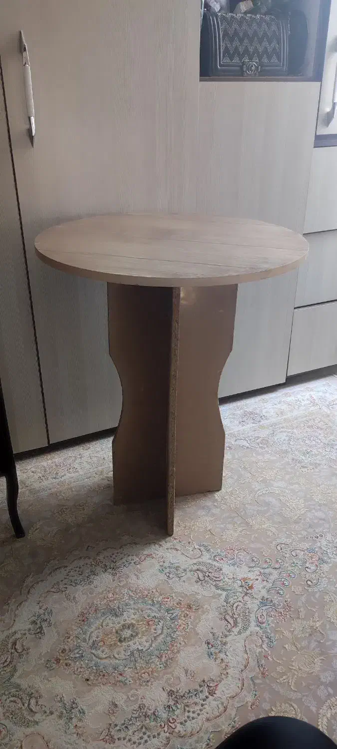 آباژور میز تلفن فلزی ورق طلا .میز خاطر گرد با ساتن|میز تلفن|اسلام‌شهر, شهرک قائمیه|دیوار