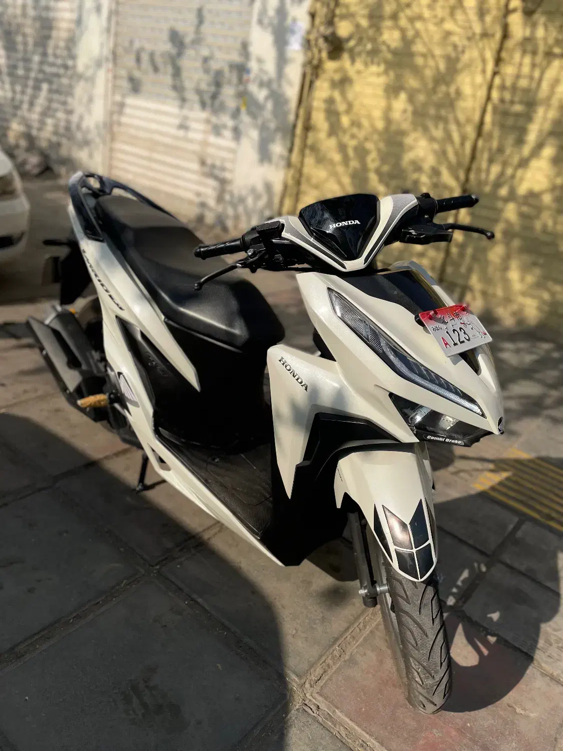 کلیک واریو 150 سالار گستر فروش فوری|موتورسیکلت|تهران, امیریه|دیوار