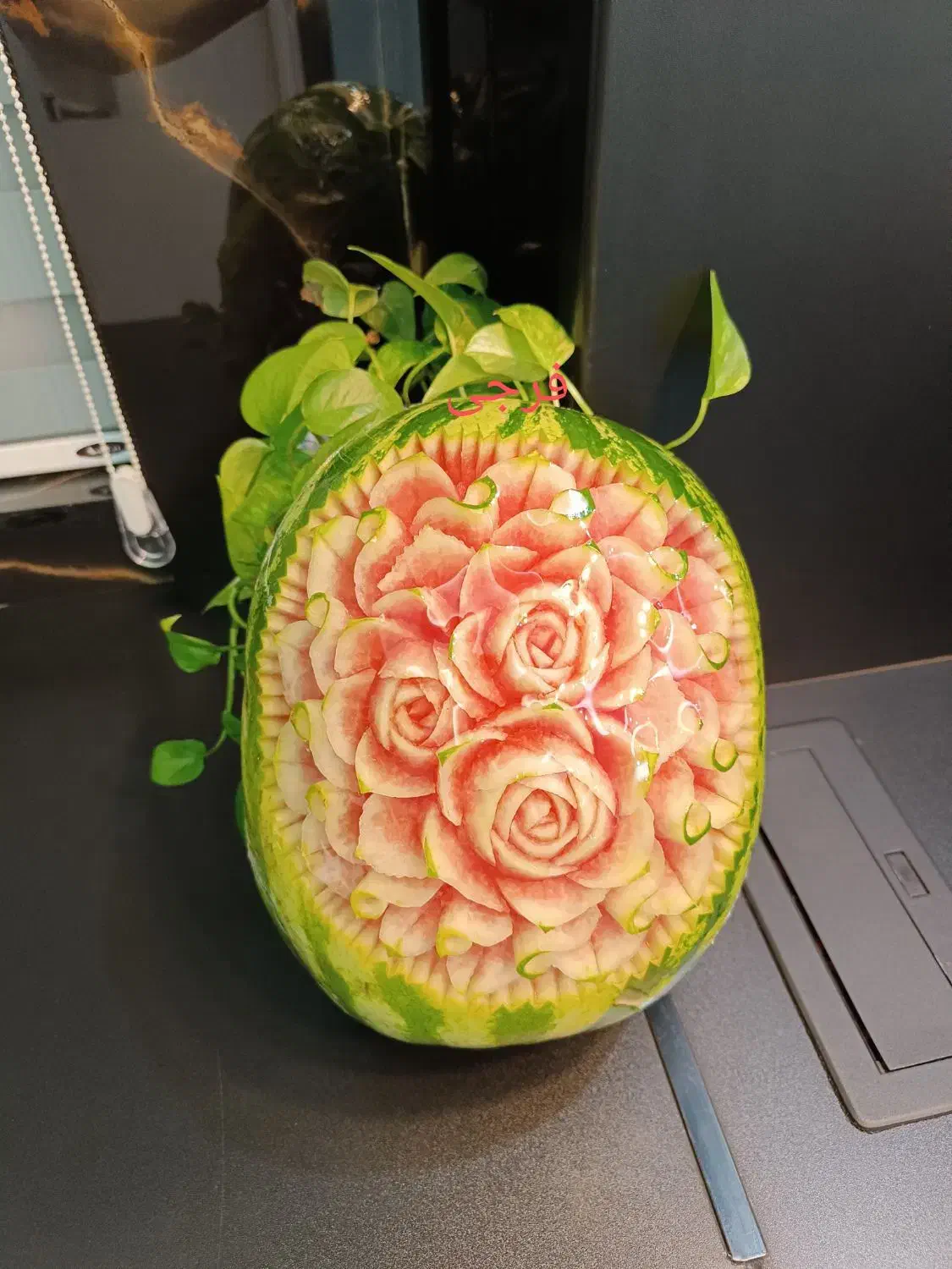 حکاکی هندوانه و کدو + میوه آرایی شب یلدا|خدمات پذیرایی، مراسم|تهران, شادآباد|دیوار