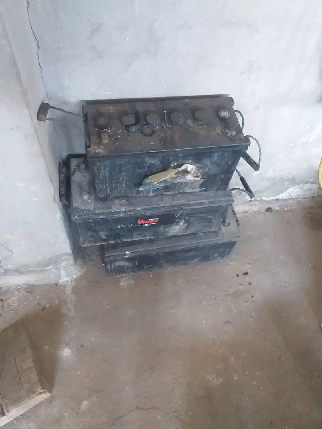 باطری  دسته دوم ۱۲۰،۱۵۰،۲۰۰و۰۰امپر،برق خودرو غفاری|خدمات موتور و ماشین|یزد, |دیوار