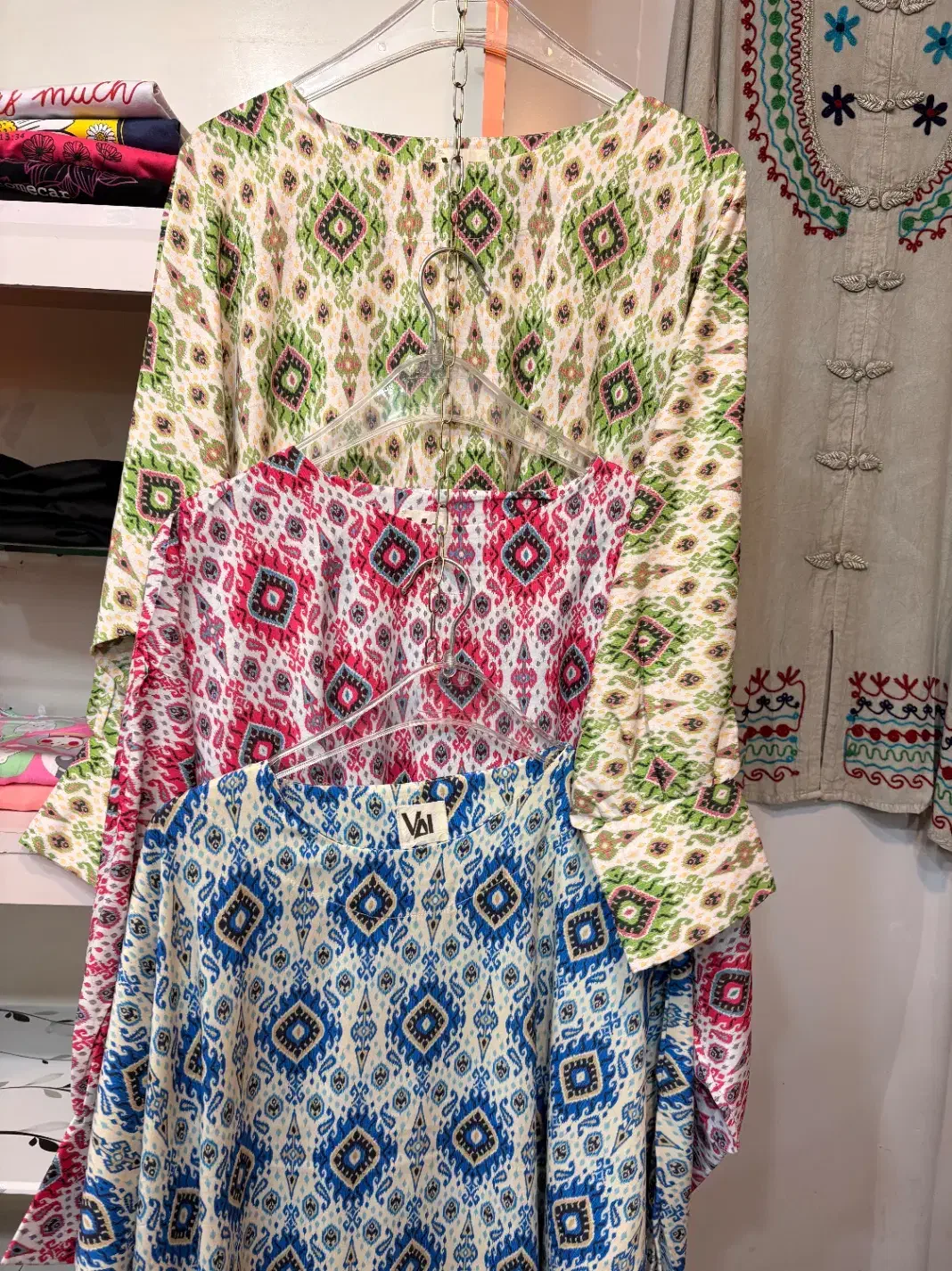 حراج شومیز و تونیک به علت جابجایی|حراج|زنجان, |دیوار