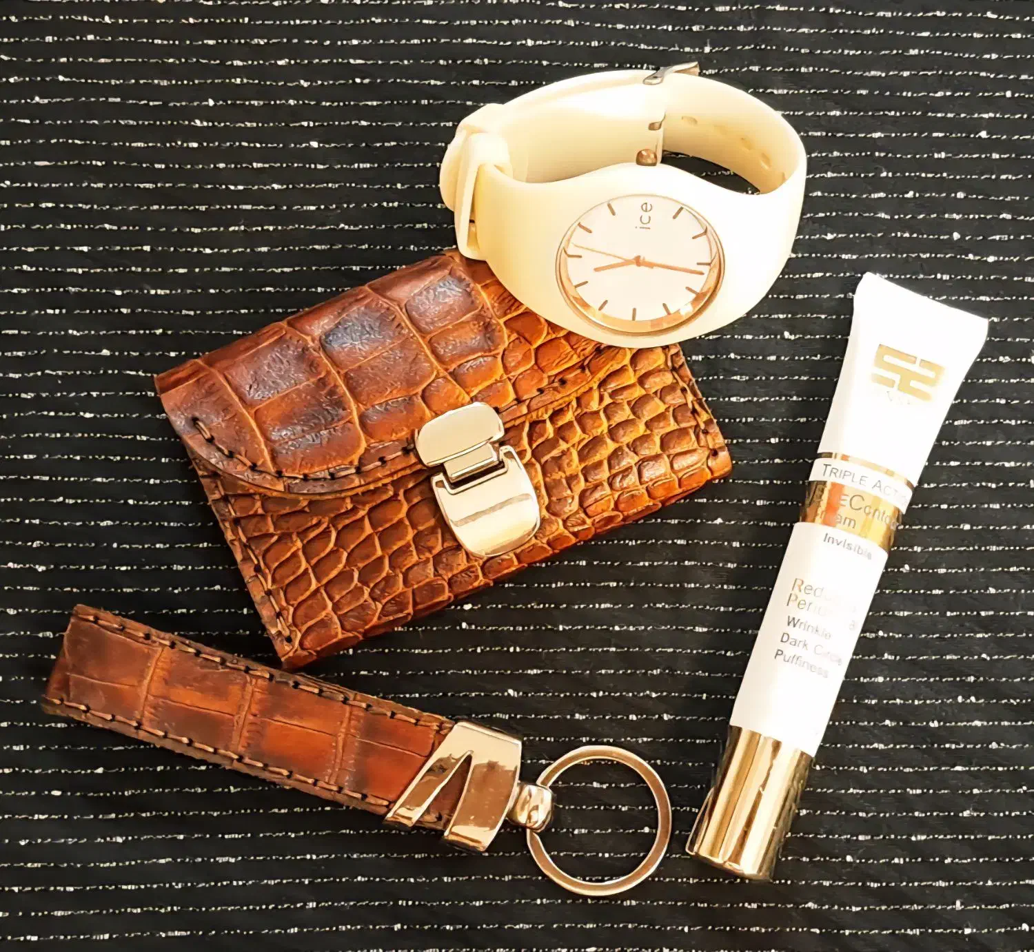 چرم دست دوز گاو، بز، شتر|کیف، کفش، کمربند|تربتحیدریه, پارک کاشانی|دیوار