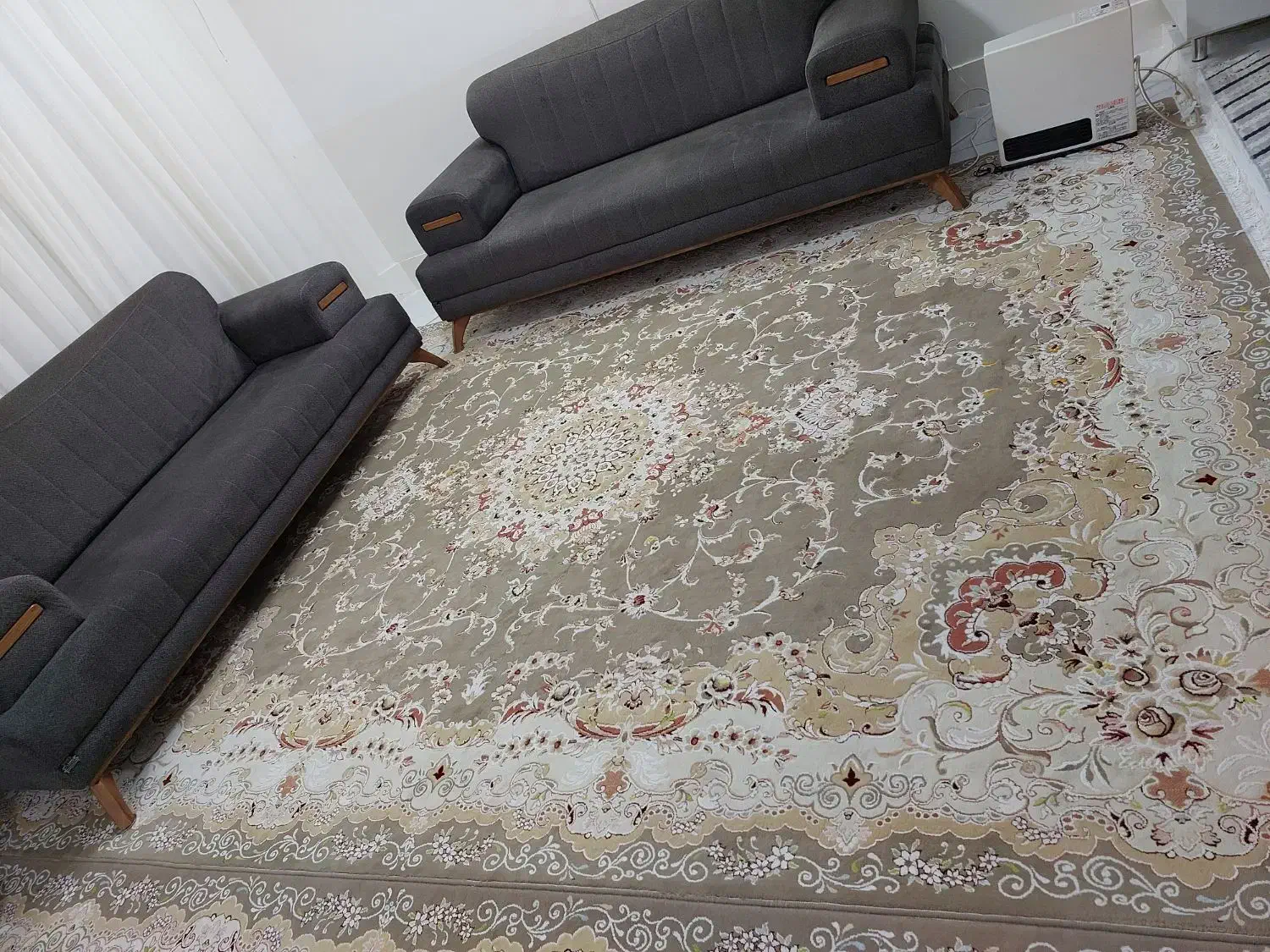 ۲ عدد فرش ۱۲ متری|فرش|تایباد, |دیوار