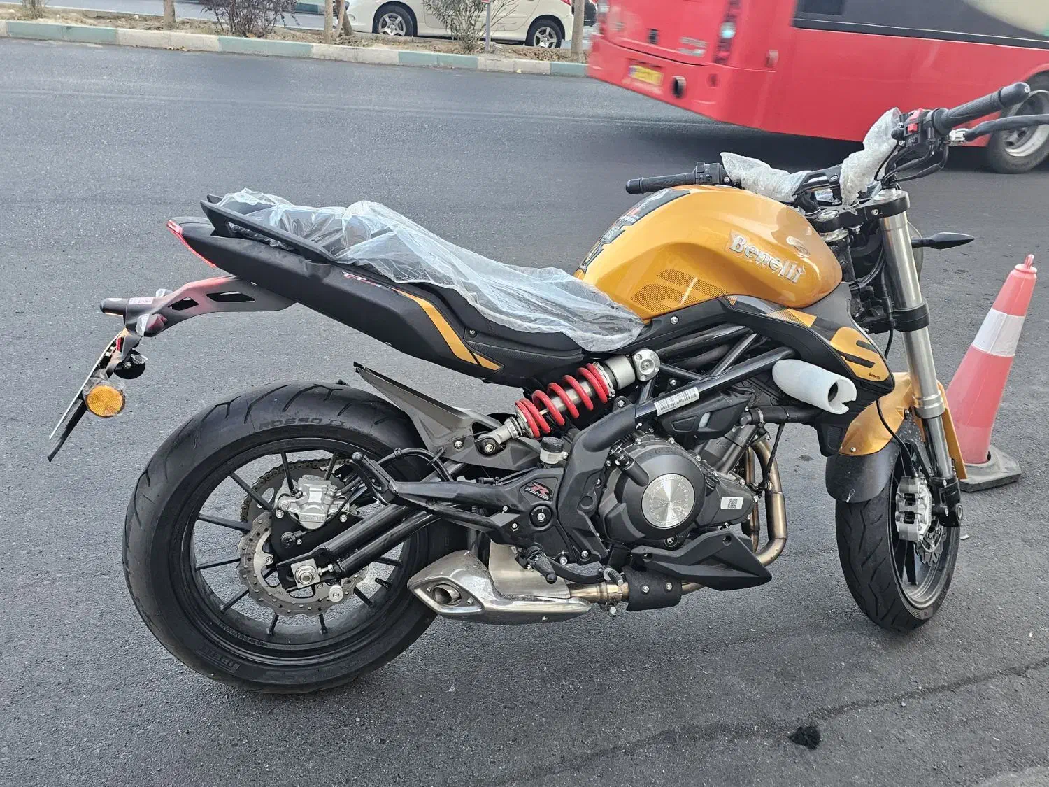 بنلی ۳۰۰ معاوضه هم دارم|موتورسیکلت|تهران, هفت چنار|دیوار