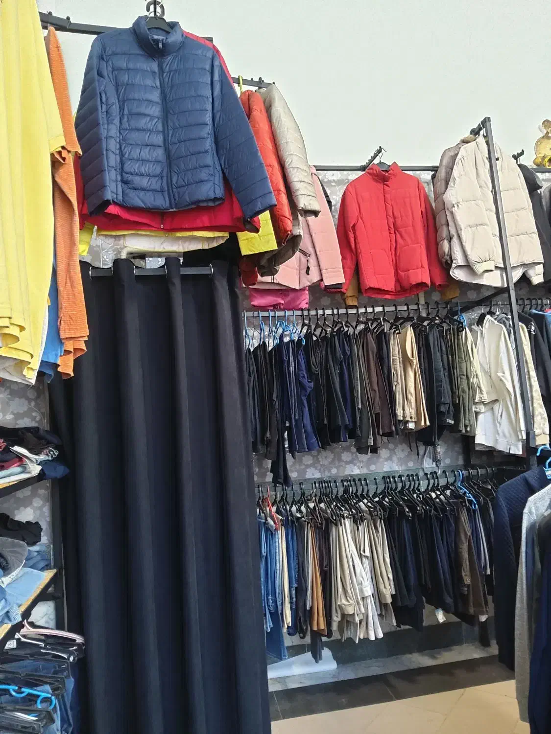پوشاک خارجی واگذاری اجناس مغازه|لباس|اردبیل, |دیوار
