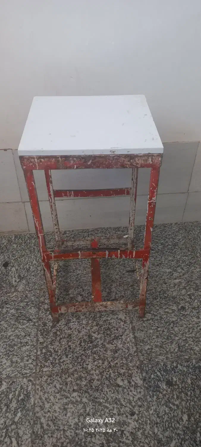 چهار پایه|مبلمان خانگی و میز عسلی|سبزوار, هویزه|دیوار