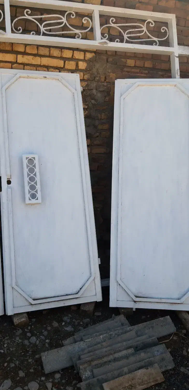 درب حیاط|مصالح و تجهیزات ساختمان|بیستون, |دیوار