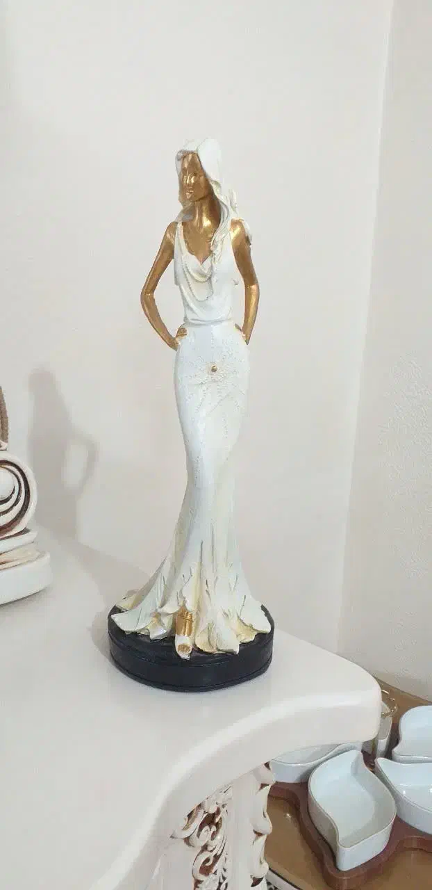 مجسمه|مجسمه، تندیس، ماکت|شاهین‌شهر, مسکن مهر|دیوار