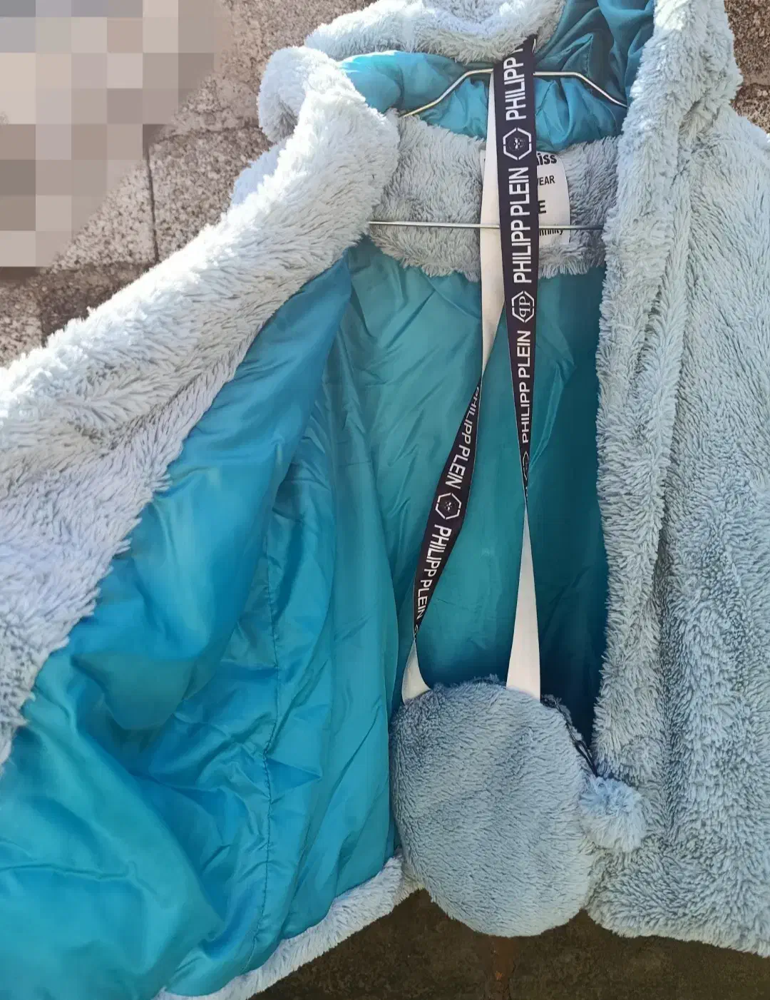 تدی پشمالو آبی و هودی پلنگی|لباس|گوراب زرمیخ, |دیوار