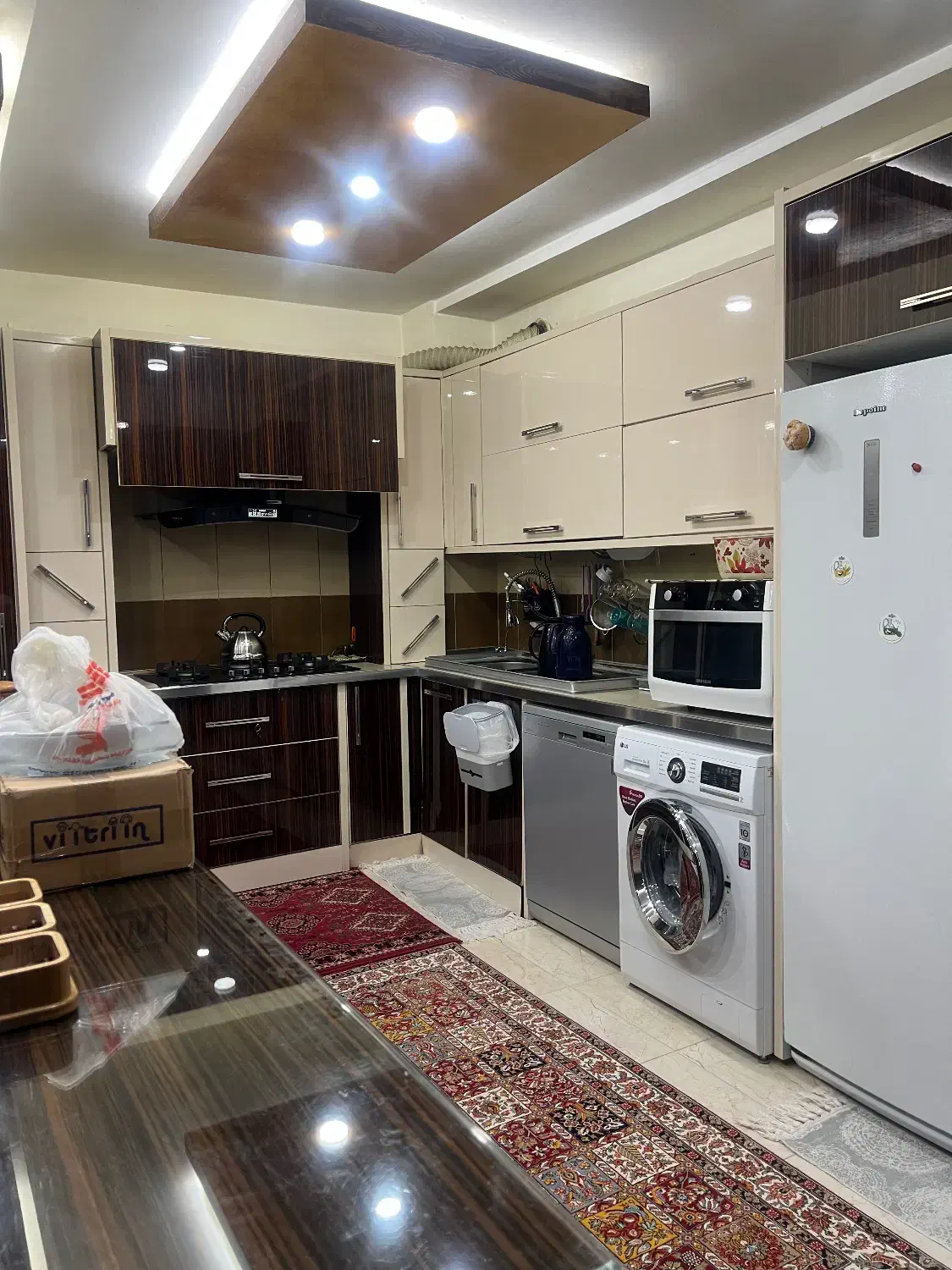 آپارتمان بسیار شیک در شرقی فردوسی ۳ خواب|فروش آپارتمان|شاهین‌شهر, فردوسی|دیوار