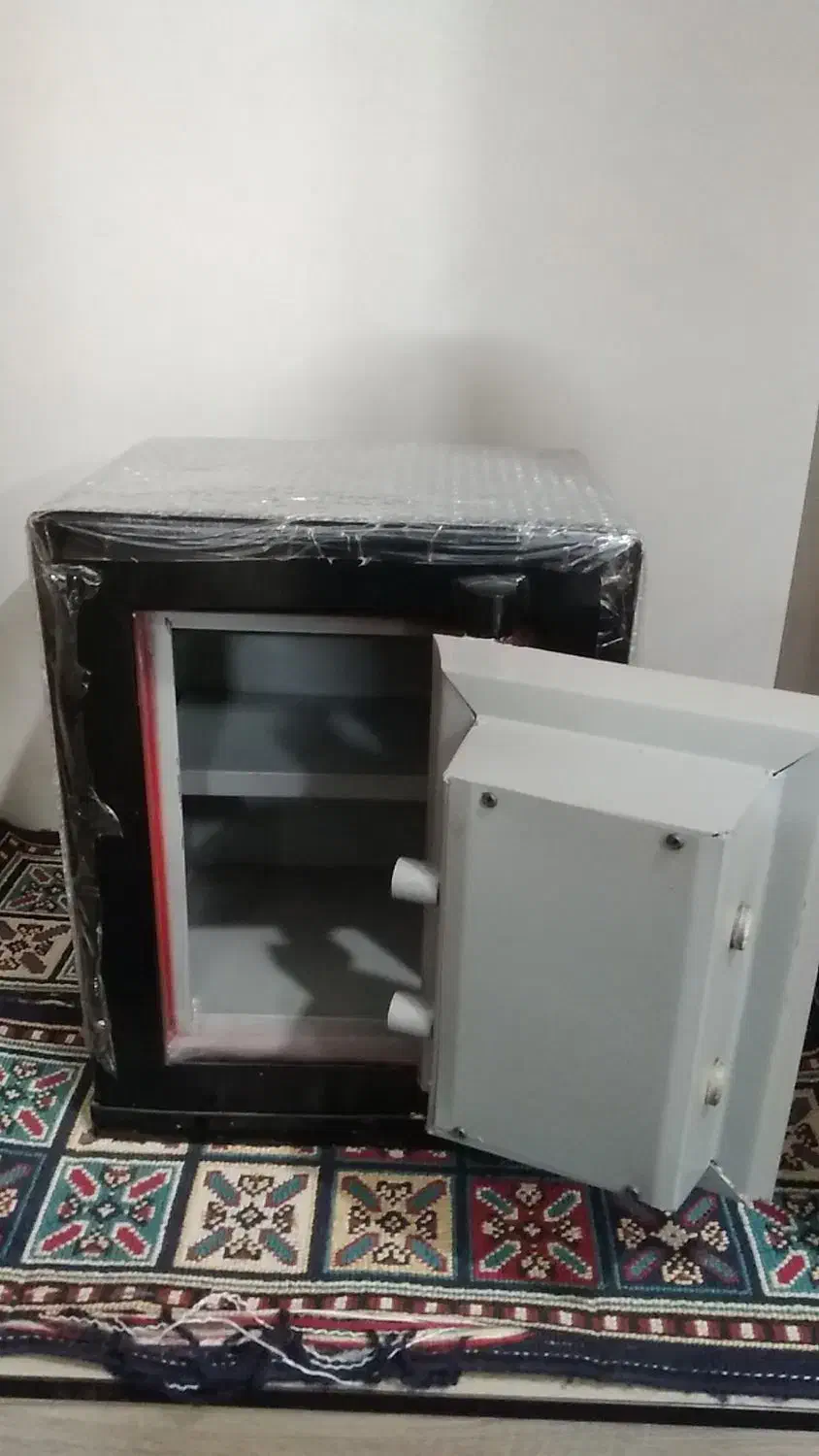 گاوصندوق، درحد نو، کاملا سالم|فروشگاه و مغازه|قم, شهرک توانیر|دیوار