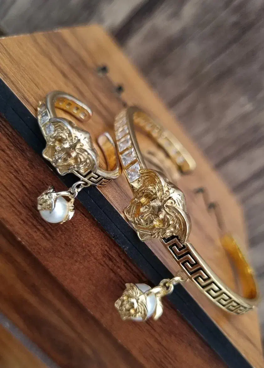 دستبند و انگشتر ورساچ|بدلیجات|خرمآباد, |دیوار