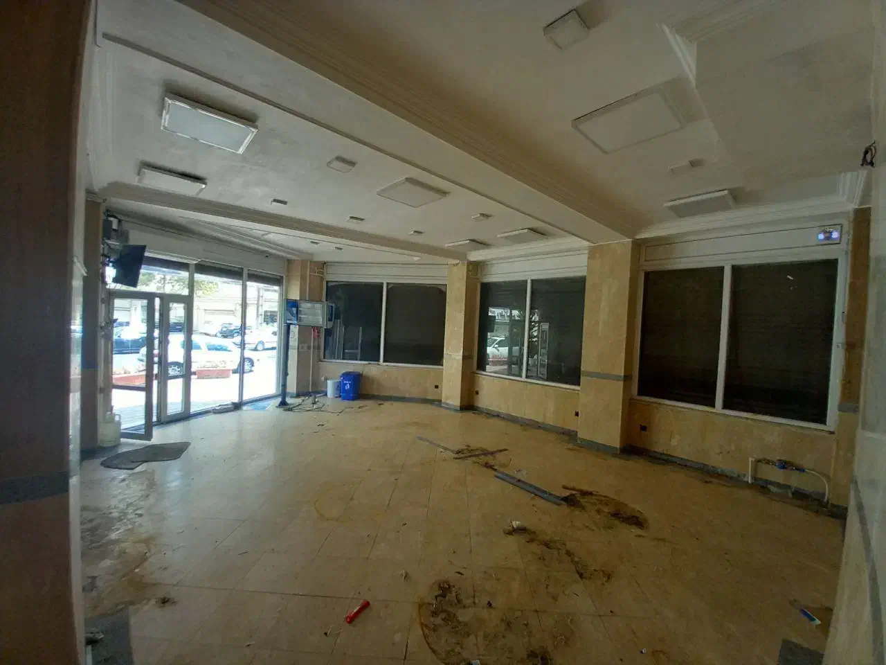 اجاره مغازه دوبر ۶۰ متری بر اصلی خیابان باهنر|اجارهٔ مغازه و غرفه|رشت, باهنر|دیوار