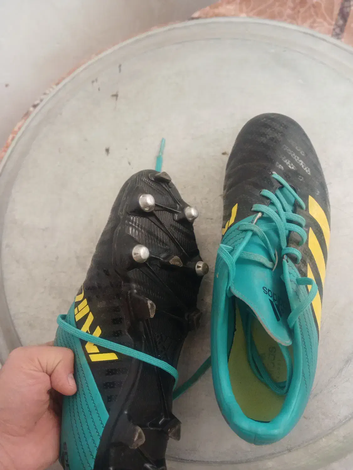 کفش فوتبال|کیف، کفش، کمربند|سراب, |دیوار