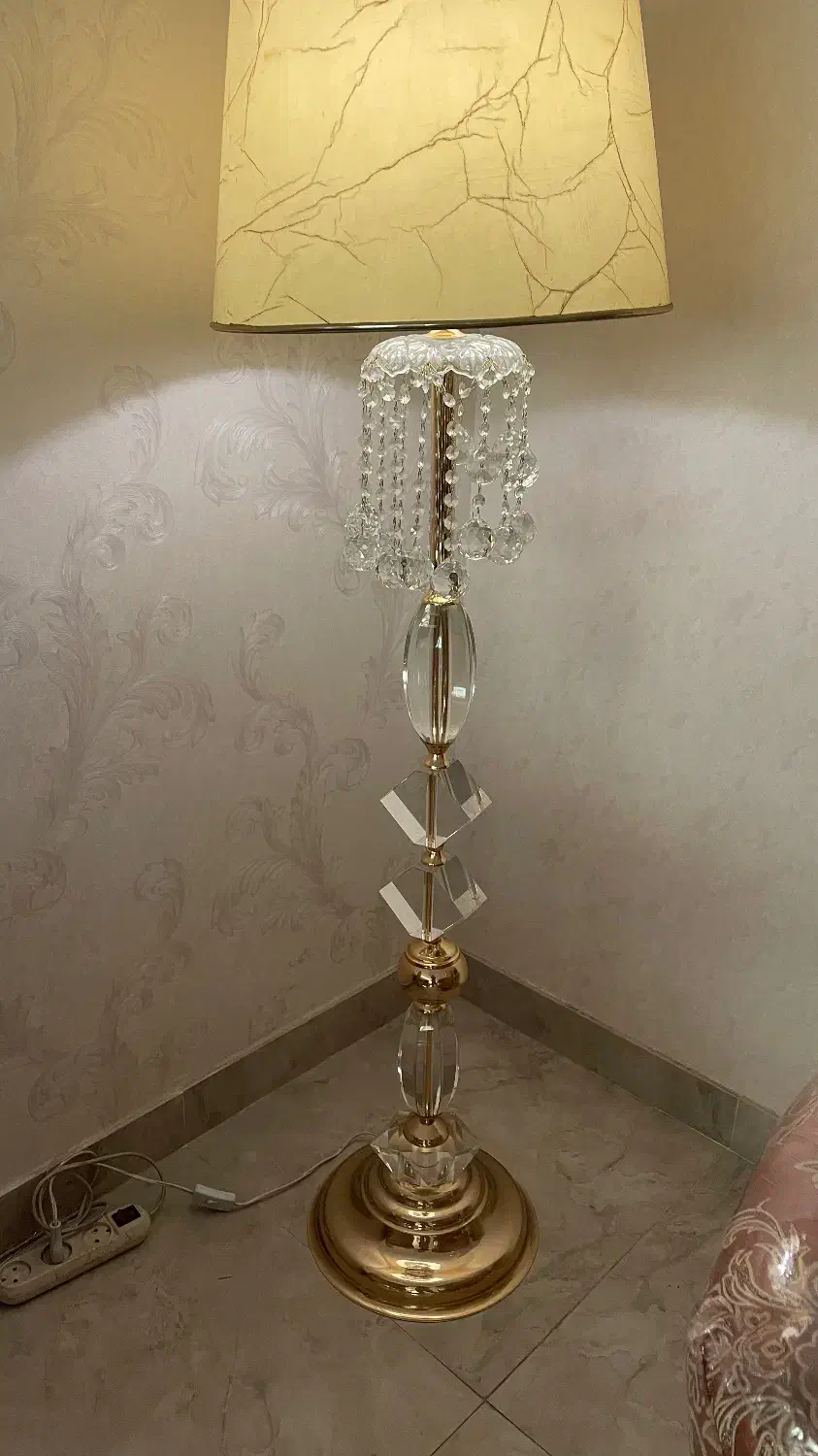 اباژور ایستاده|چراغ خواب و آباژور|تهران, شهرک آپادانا|دیوار