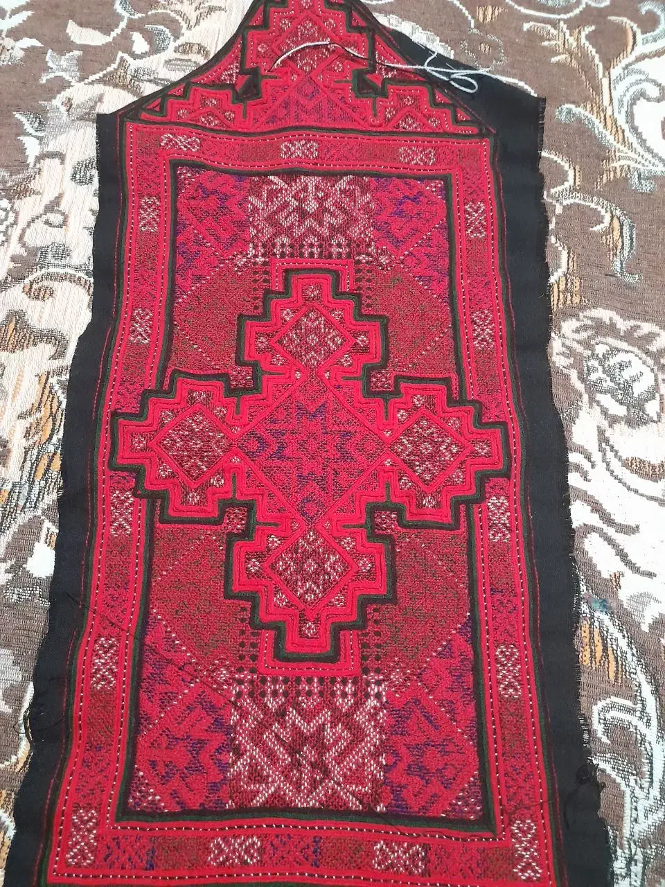 زیاستین صنم|لباس|میرجاوه, |دیوار