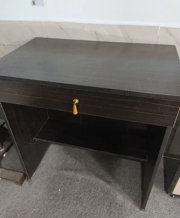 میز تحریر|میز تحریر و کامپیوتر|شهرکرد, |دیوار