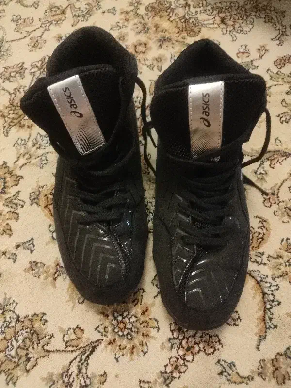 کفش.کشتی|تجهیزات ورزشی|ساری, |دیوار