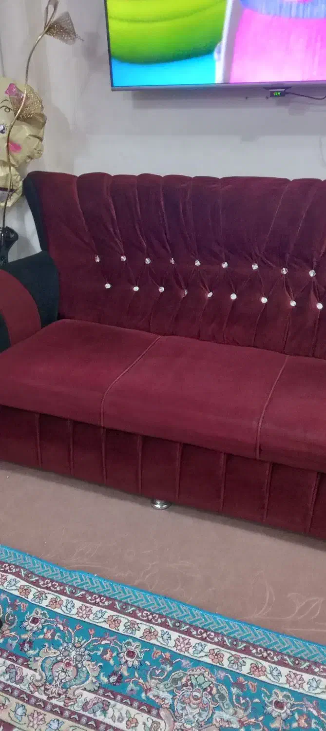 مبل ۸ نفره در حد نو همراه با ۸ عدد عسلی زیبا وشیک|مبلمان خانگی و میز عسلی|کوچصفهان, |دیوار