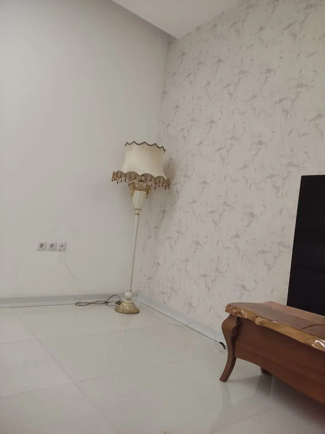 آباژور و میز عسلی شیشهای|مبلمان خانگی و میز عسلی|بندر ماهشهر, |دیوار