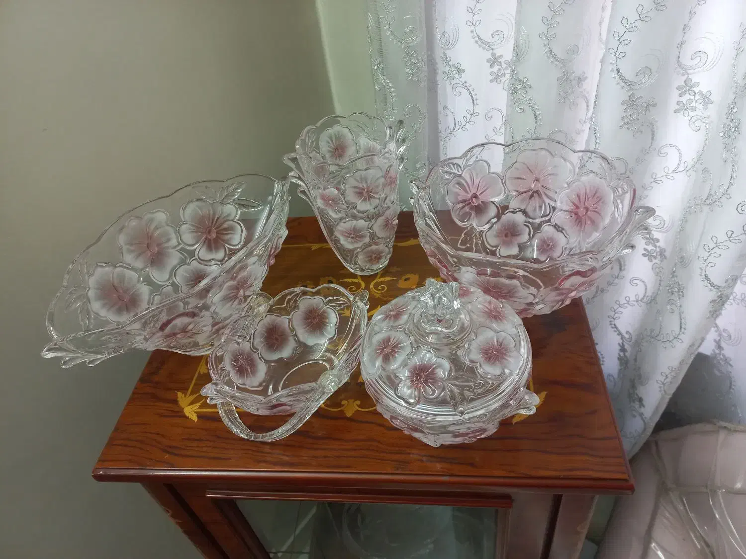 ظروف کریستال والتر|ظروف سرو و پذیرایی|ری, جوانمرد قصاب|دیوار