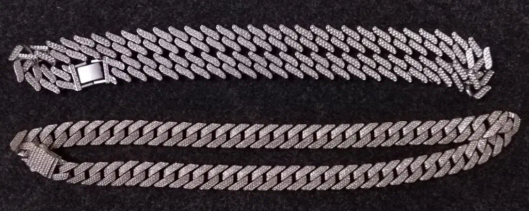 دو عدد گردنبند فول نگین|بدلیجات|کرج, کمال‌شهر|دیوار