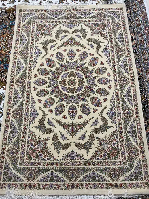 دو عدد ذرع و نیم ابریشم و چله ابریشم بافت قم|فرش|ملایر, |دیوار