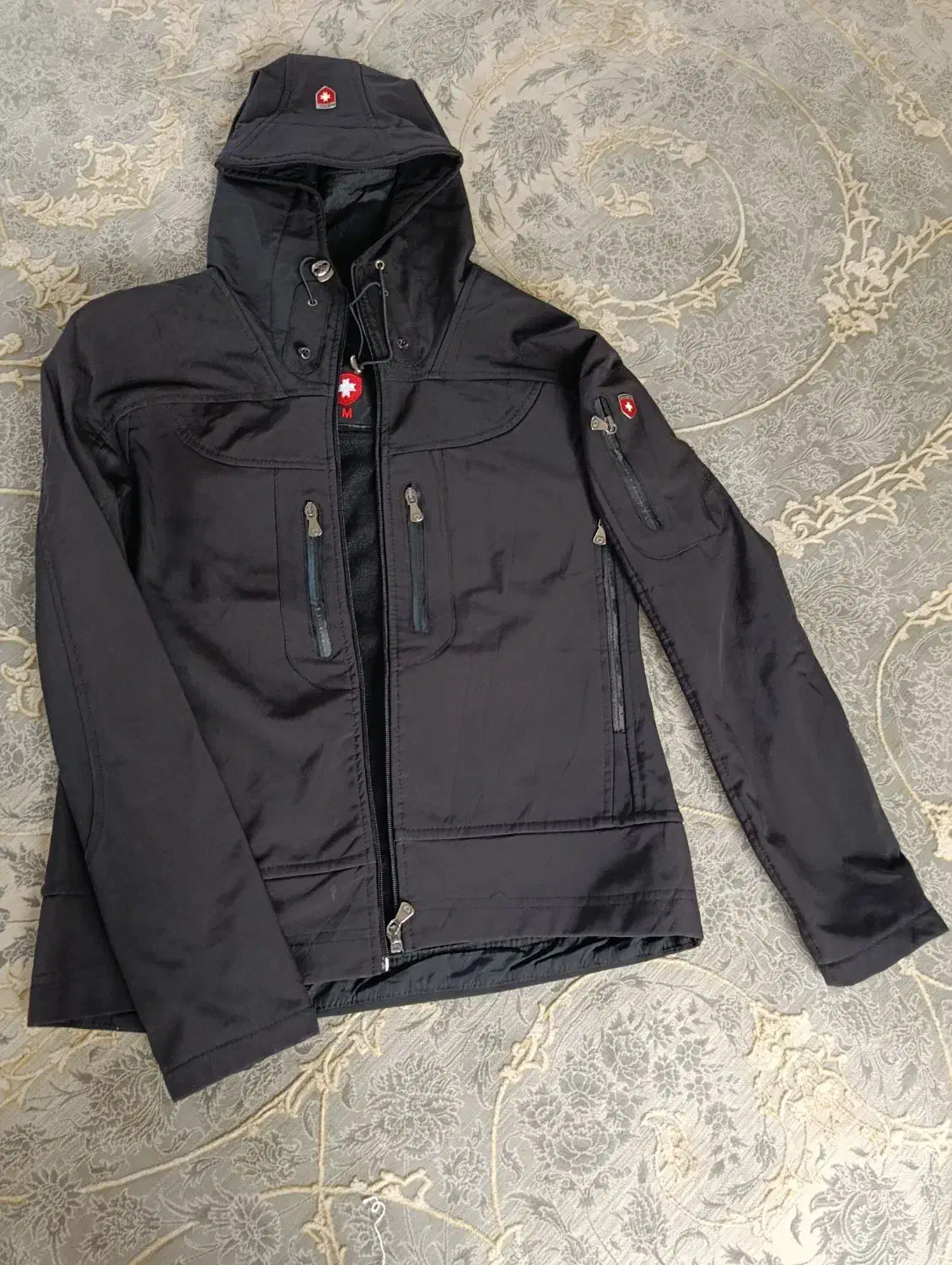 کاپشن خارجی  و بارانی مشکی|لباس|کرمانشاه, |دیوار