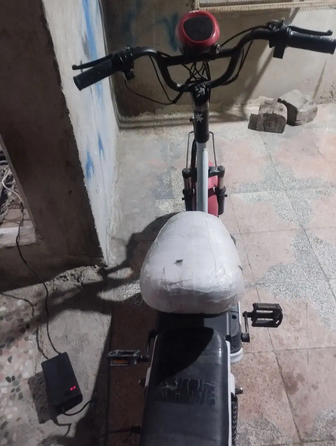 اسکوتر برقی|دوچرخه، اسکیت، اسکوتر|کنارک, |دیوار