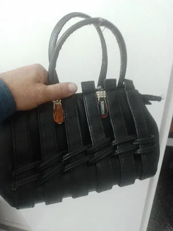 کیف‌زنانه‌وکوله‌پشتی‌با محافظ‌لبتاب‌کارکرده|کیف، کفش، کمربند|یزد, |دیوار