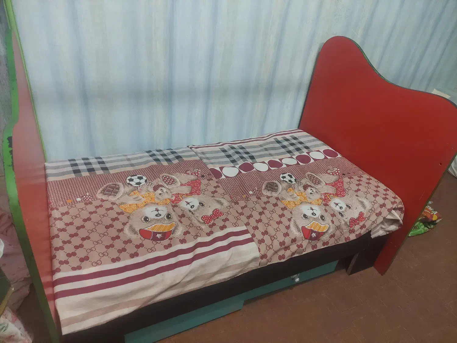 تخت بچگانه به همراه تشک کم کار|تشک تختخواب|قم, شهرک امام حسن|دیوار