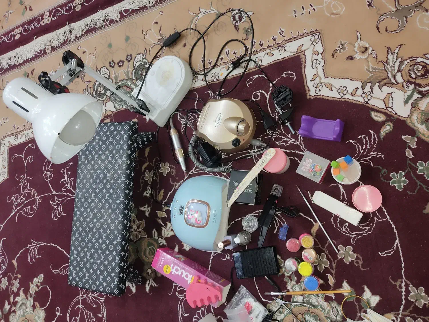 وسایل کاشت ناخن|آرایشگاه و سالن‌های زیبایی|رامهرمز, |دیوار