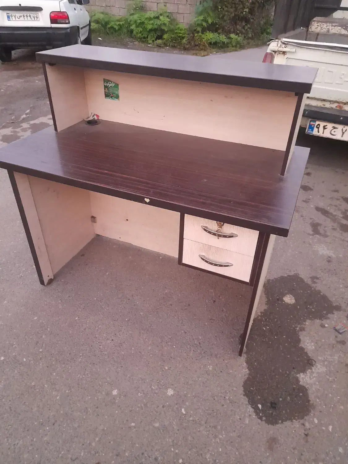 ۳ عدد میز پیشخوان و ویترین به همراه صندلی|فروشگاه و مغازه|لاهیجان, لیل|دیوار