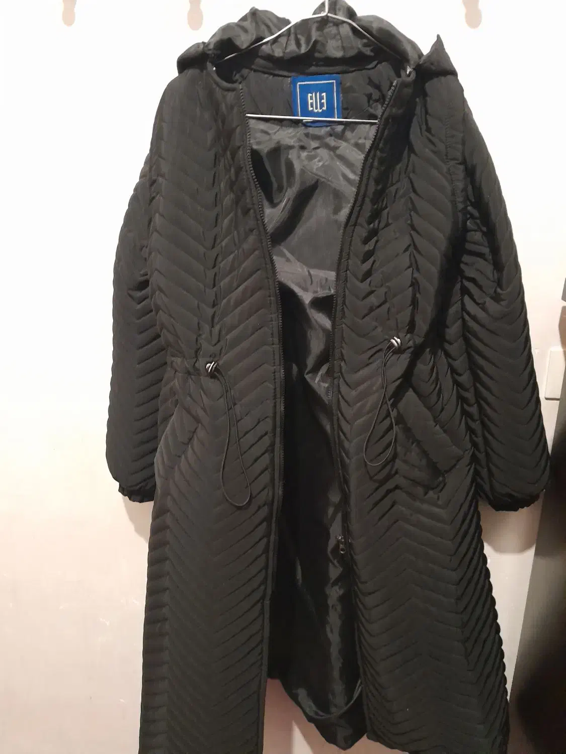 بارونی کلاه دار نو پافرشو|لباس|کاشان, دروازه فین|دیوار