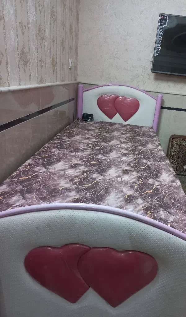 تخت یک نفره آهنی فورفورژه|تخت و سرویس خواب|کاشان, آیت الله سعیدی|دیوار