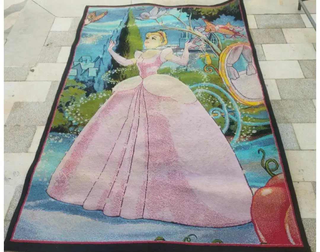 قالیچه فانتزی کودک سیندرلا|فرش|صدرا-فارس, فاز ۱|دیوار