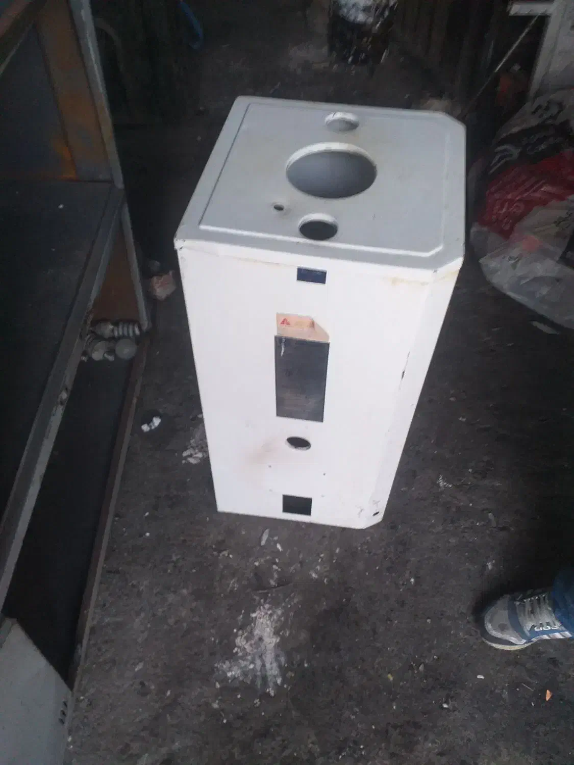 تعمیرو نصب سرویس آبگرمکن مخزنی بوتان نصب پمپ درمحل|خدمات پیشه و مهارت|مشهد, رسالت|دیوار