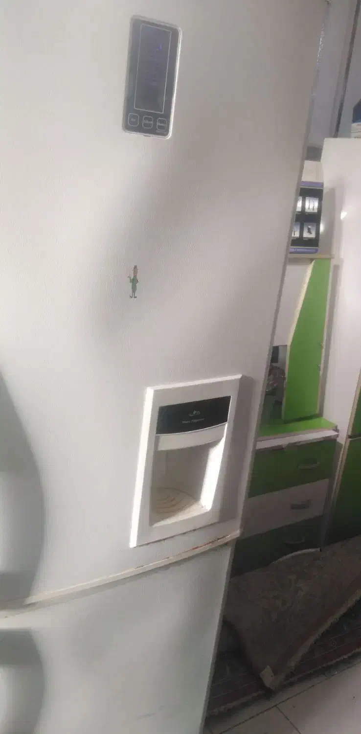 کابینت و یخچال سالم در حد نو|یخچال و فریزر|بوئین زهرا, |دیوار
