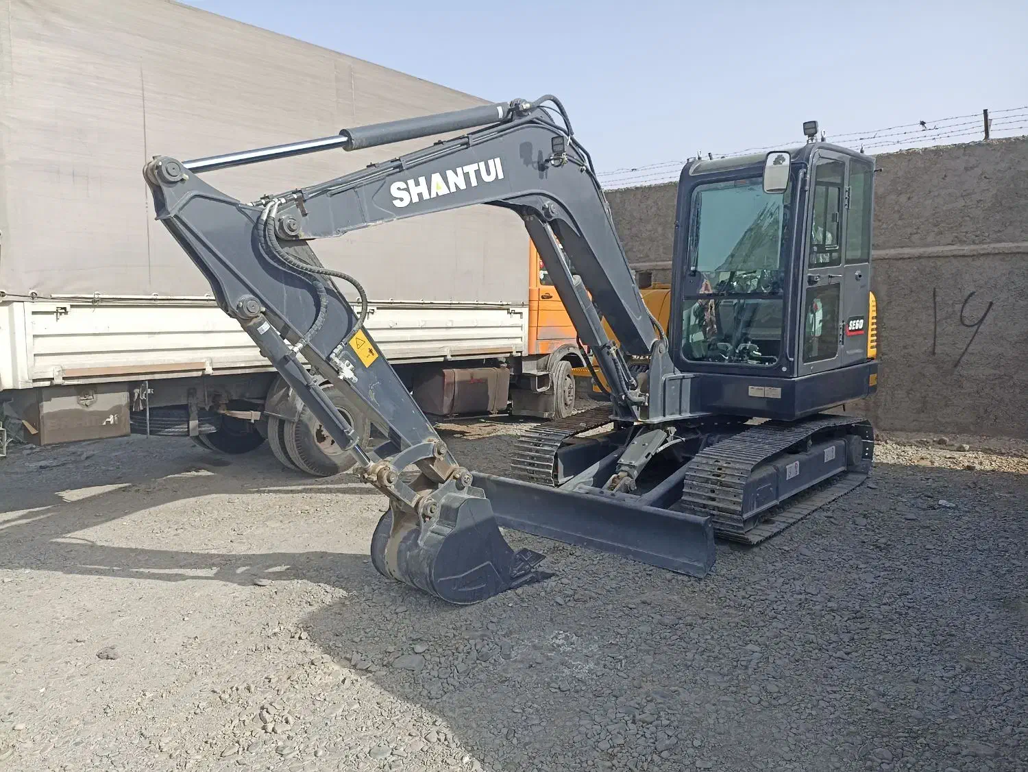 مینی بیل مکانیکی اجاره(فردیس شهریار ملارد صفادشت)|خدمات حمل و نقل|فردیس, فردیس|دیوار