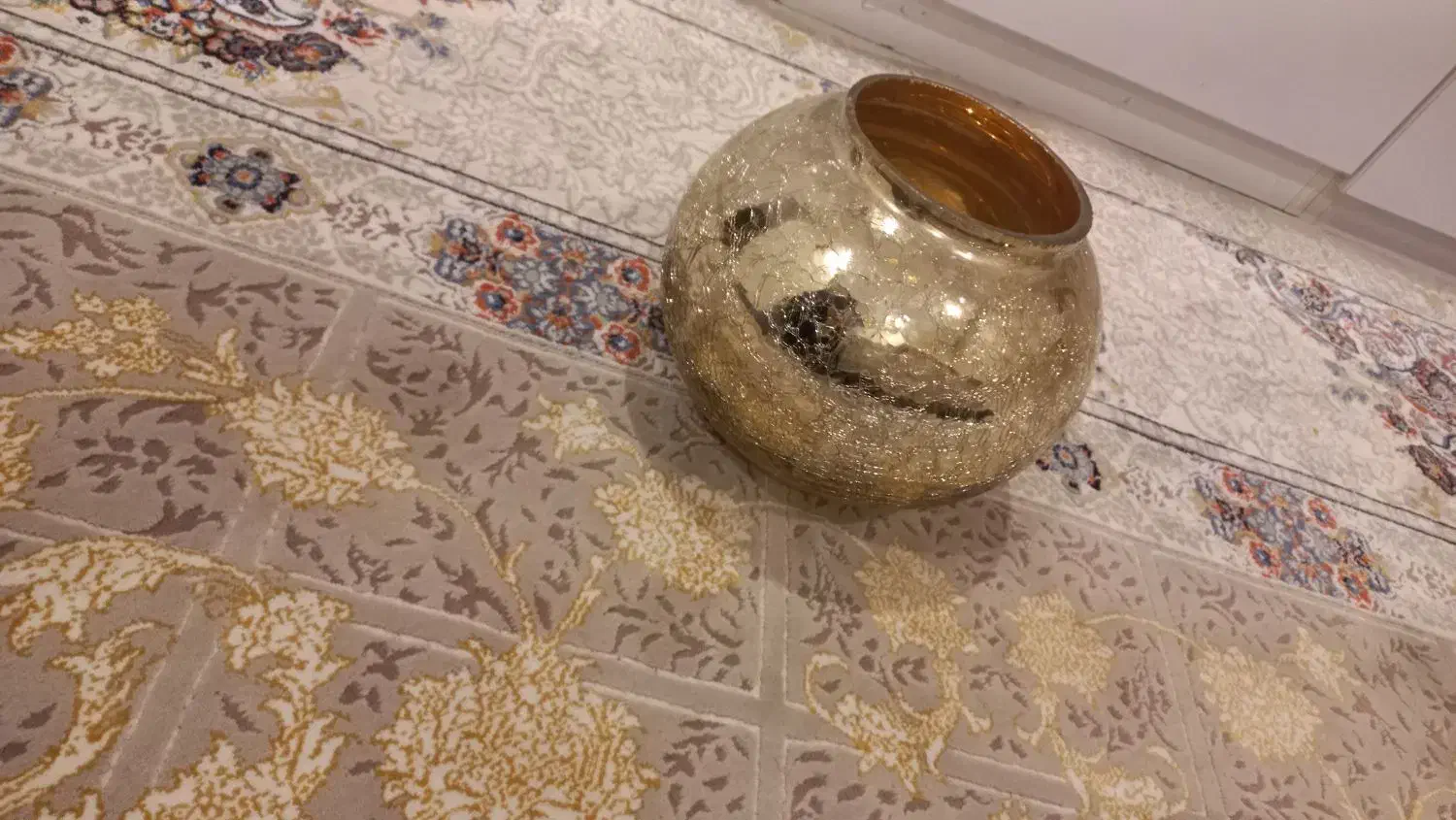 گلدان طلایی|گل مصنوعی|تبریز, |دیوار