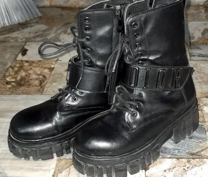 پوتین|کیف، کفش، کمربند|قم, زنبیل آباد|دیوار