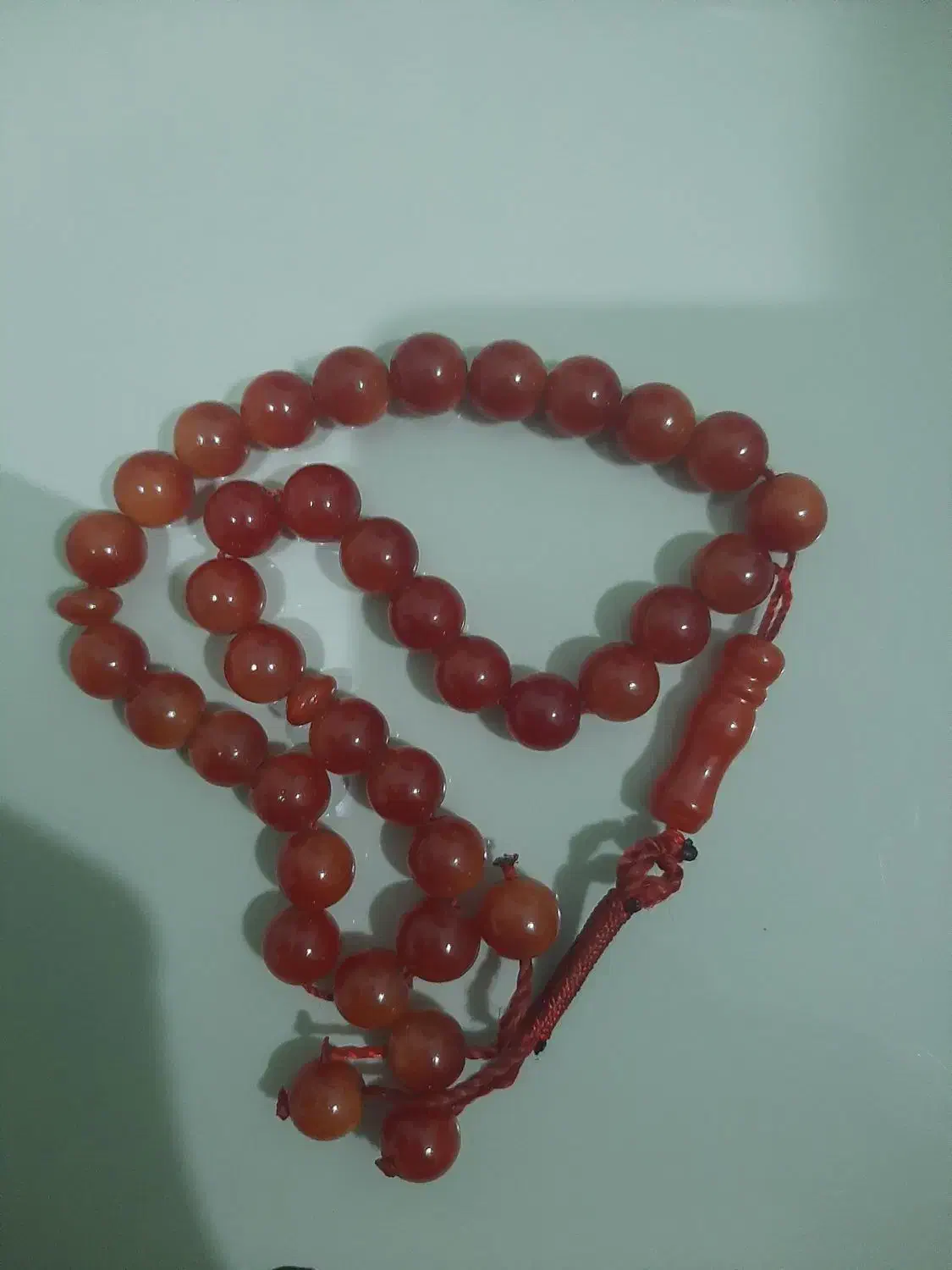 تسبیح عقیق|کلکسیون اشیاء عتیقه|فولادشهر, زاینده رود|دیوار