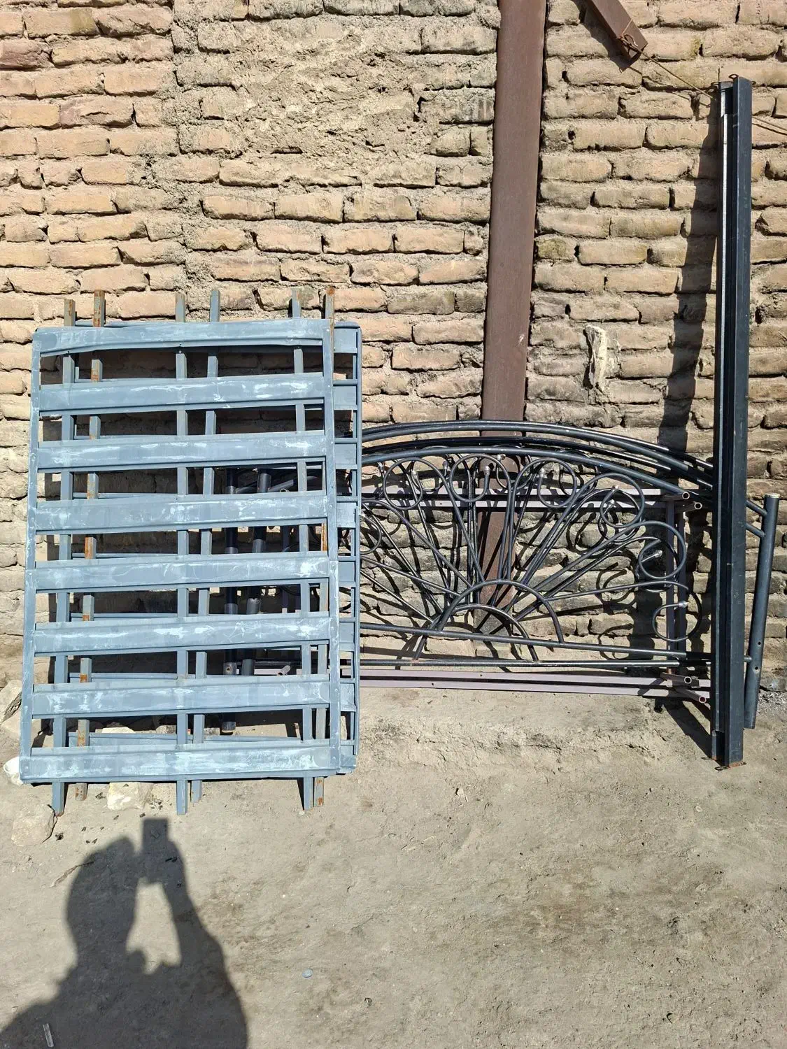 تخت تمام فلزی سالم وتمیز|تخت و سرویس خواب|تربت‌حیدریه, بهزیستی|دیوار