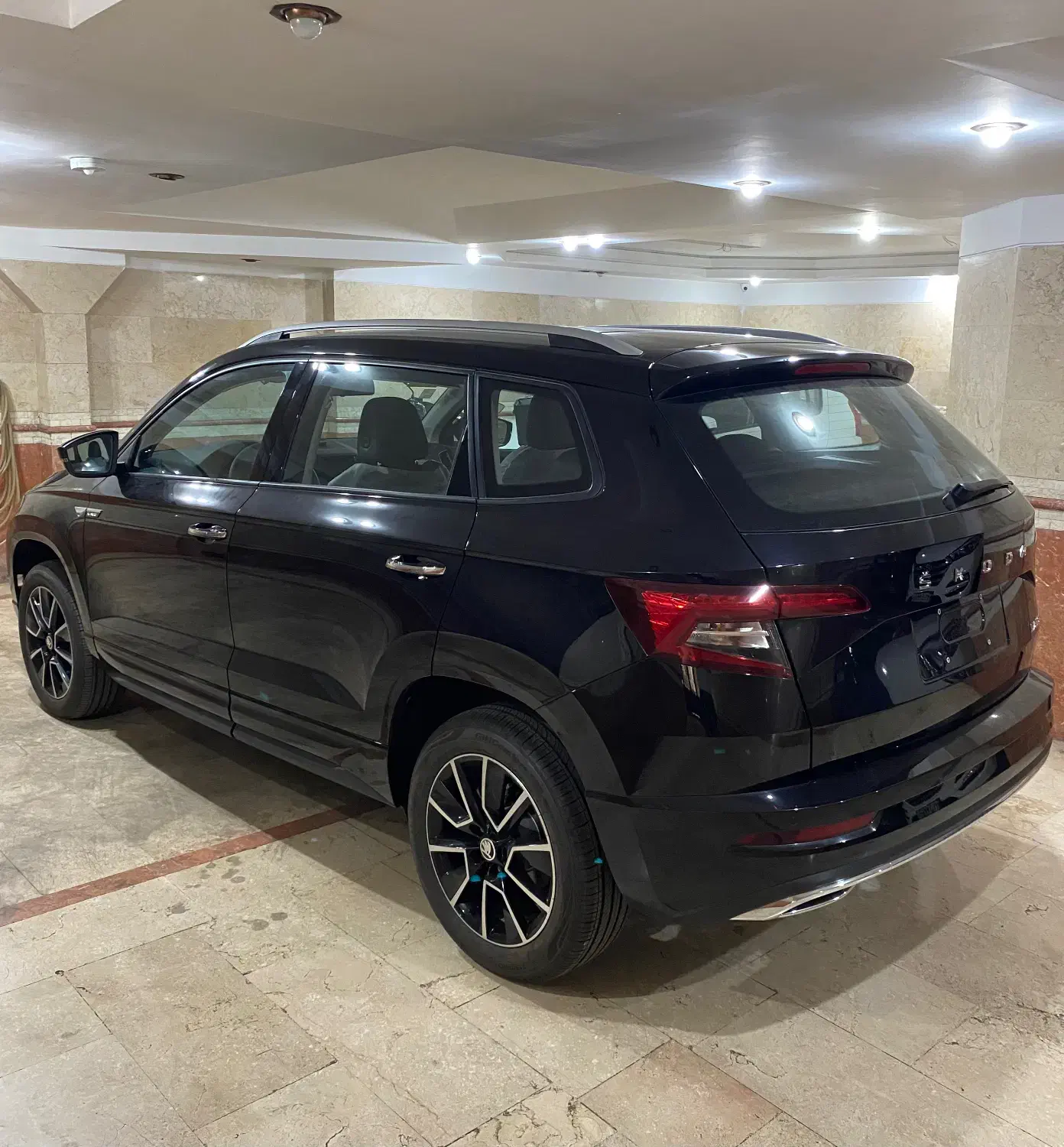 اشکودا کاروک مشکی صفر کیلومتر، زیرقیمت، فوری|خودرو سواری و وانت|تهران, الهیه|دیوار