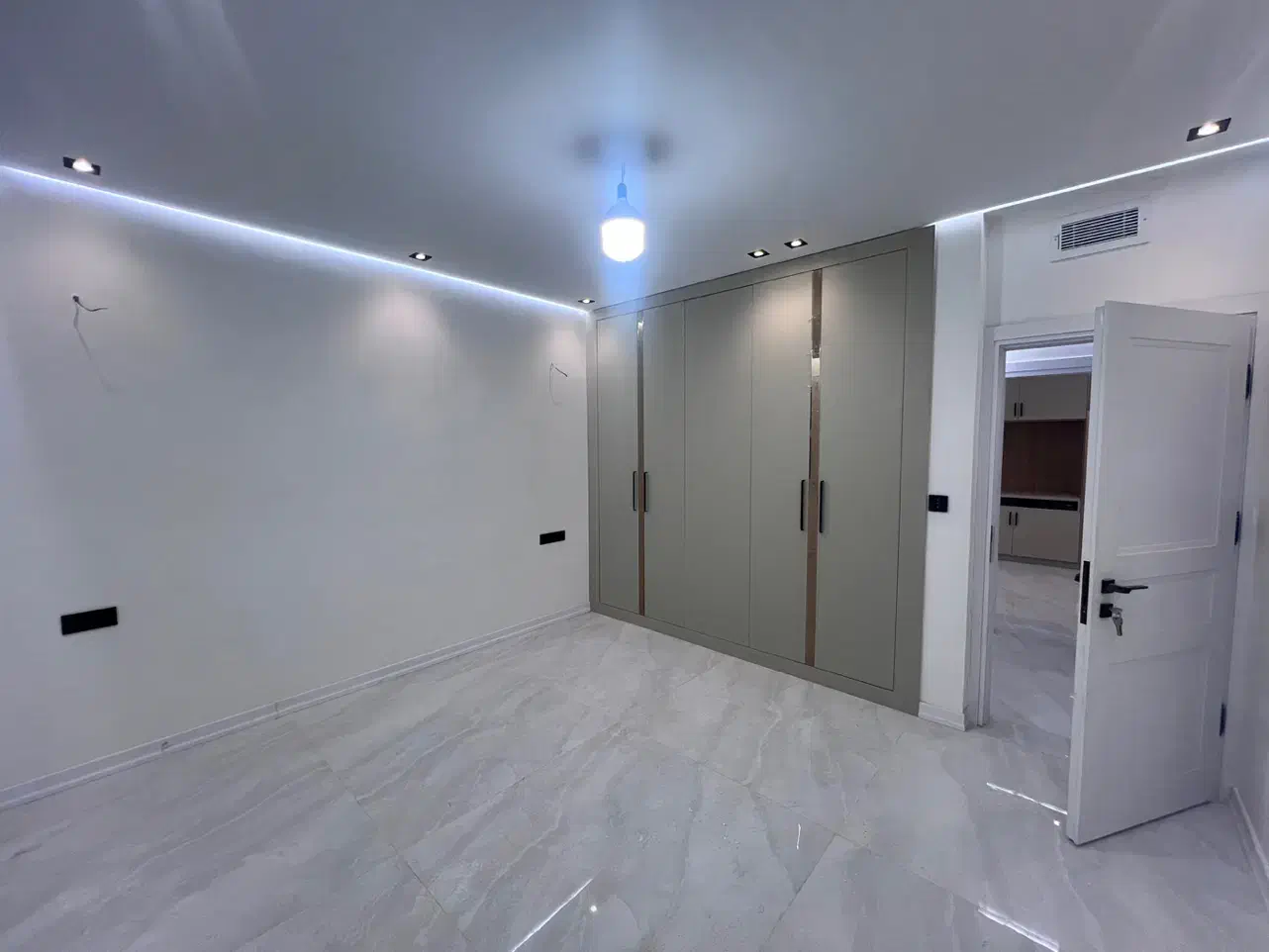 شهرک غرب سه خواب ویلایی کلید نخورده ویو ابدی