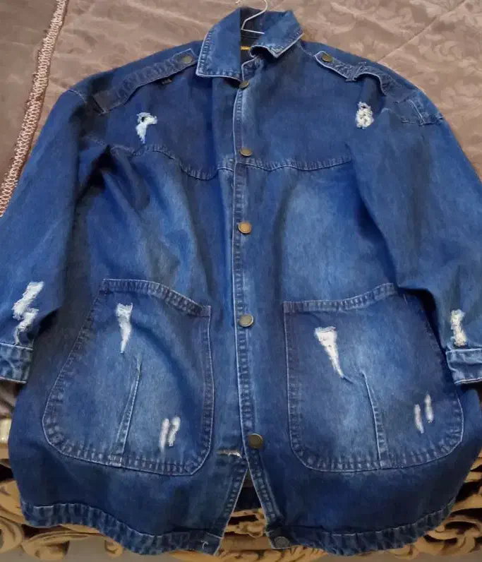 کت لی لباس لی|لباس|اصفهان, خیادان|دیوار