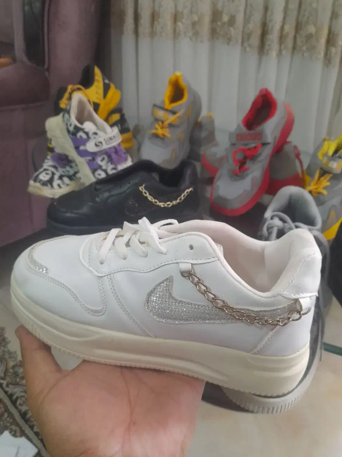 کتونی بچه گانه و اسپورت زنانه .چند تا هم مردونه|کیف، کفش، کمربند|گلپایگان, |دیوار