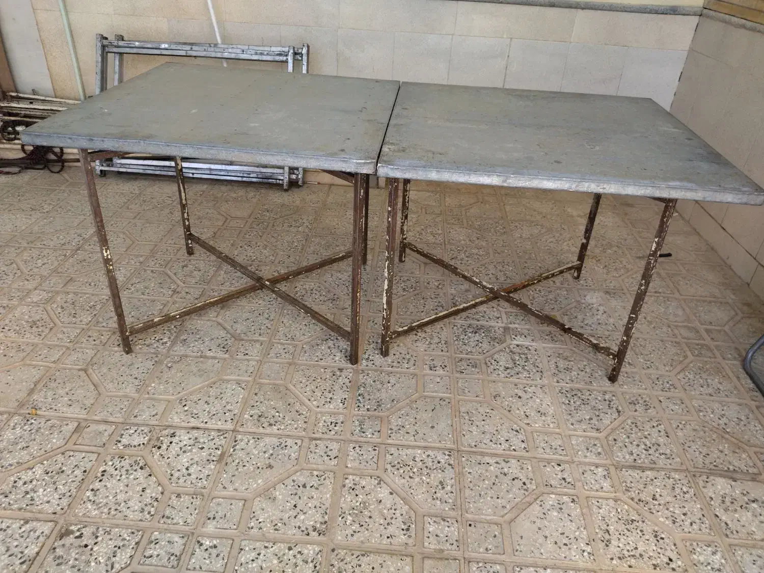 میز فلزی( تا شو)|فروشگاه و مغازه|شهرضا, |دیوار